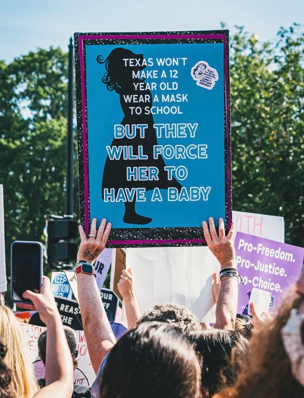 Roe — Roe — No! Sings SCOTUS