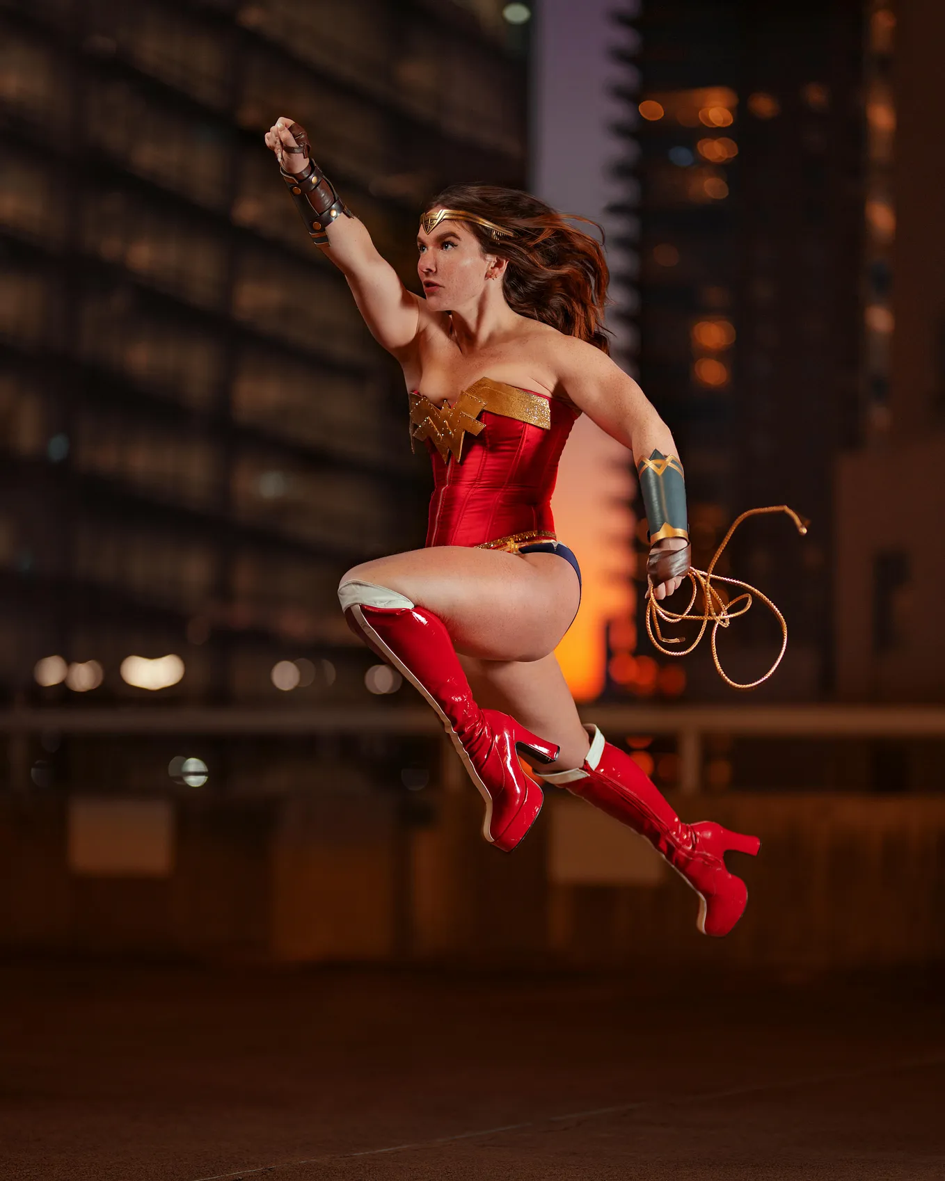 Wonder Woman in action. How to train like Gal Gadot’s Wonder Woman and what to expect from this intense exercise routine