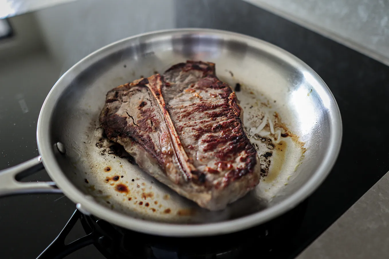 How Do I Make a Good Steak in Only a Pan?