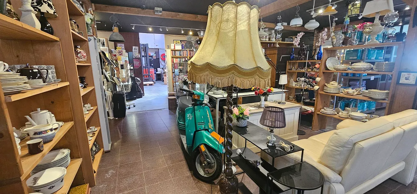 Antiquary. Vespa and lamp, furniture and lots of small items.