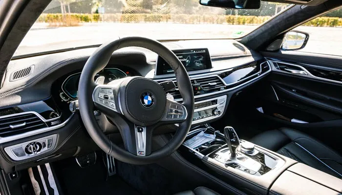 Hot Air Flowing Through AC Vents of BMW Cars: How it happens and How to get rid of it