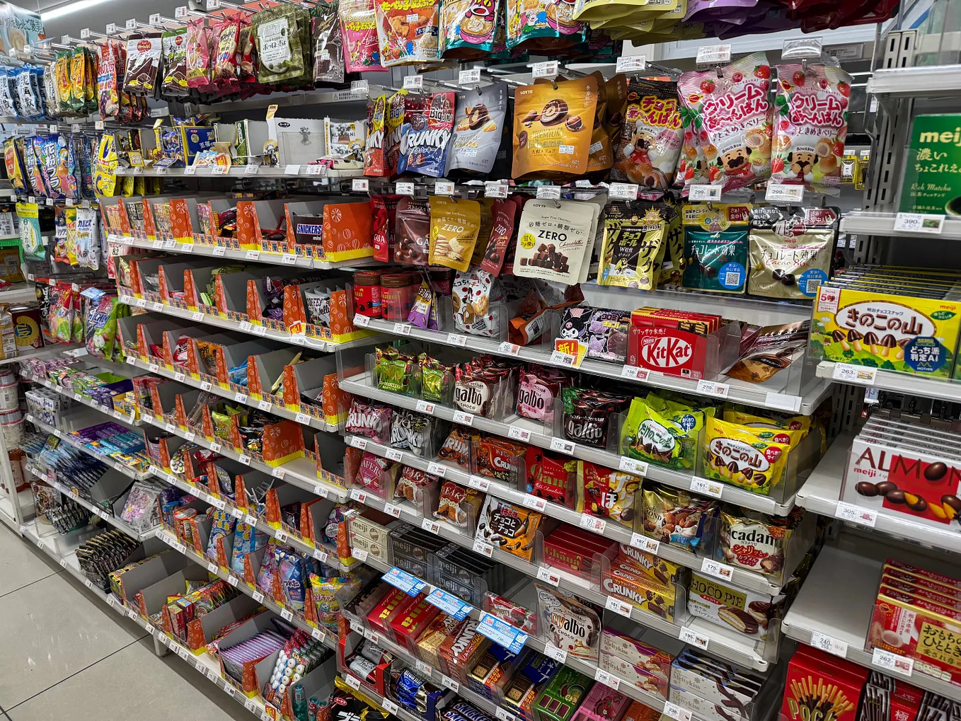 The 2 AM Survival Kit: Why Japan’s “Konbini” is a Miniature Country Built on a Fragile Miracle.
