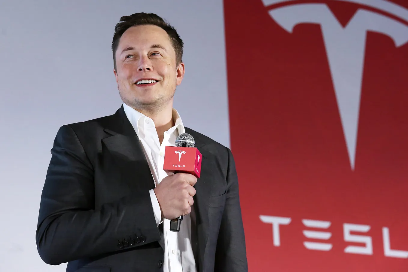 Elon Musk: Tesla, SpaceX, and the Quest for a Fantastic Future by Ashlee Vance