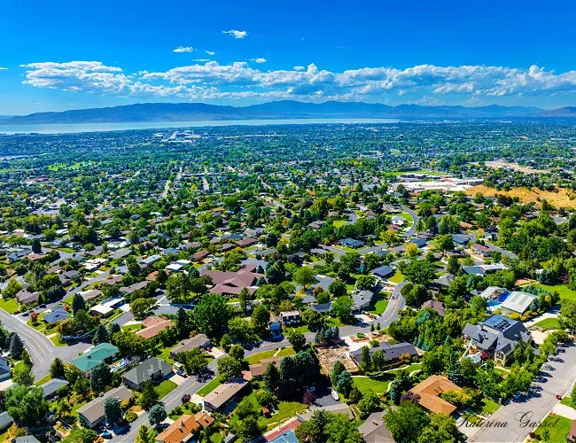 Photo showing one of the vibrant neighborhoods in Provo Utah by Katerina Gasset, owner and author of the Move to Provo Utah website…