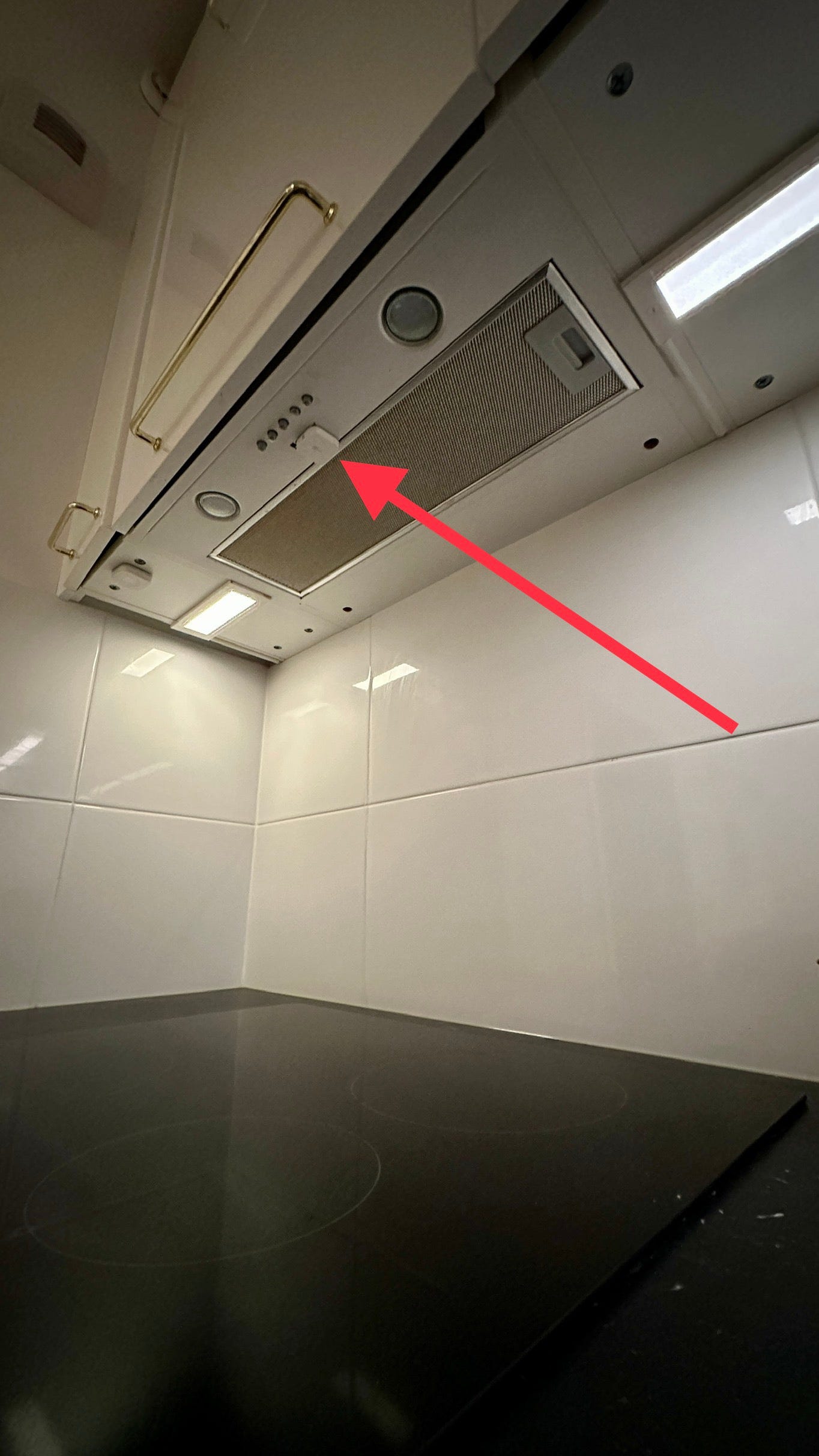 How to Automate Your Kitchen Hood Using Aqara Temperature and Humidity Sensor and Aqara Smart Plug
