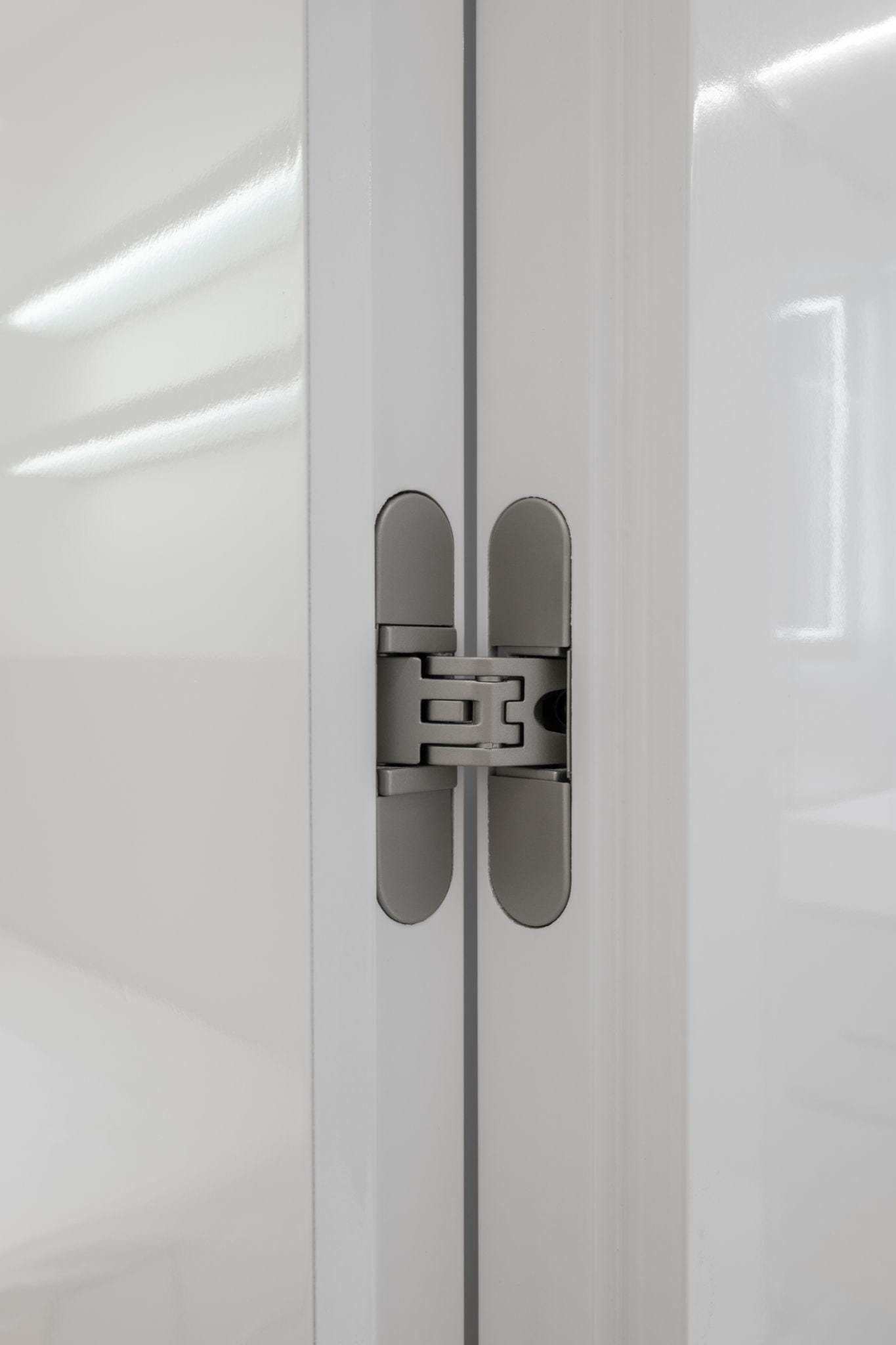Door Hinges Suppliers in Oman for Offices, Hotels & Residential Buildings