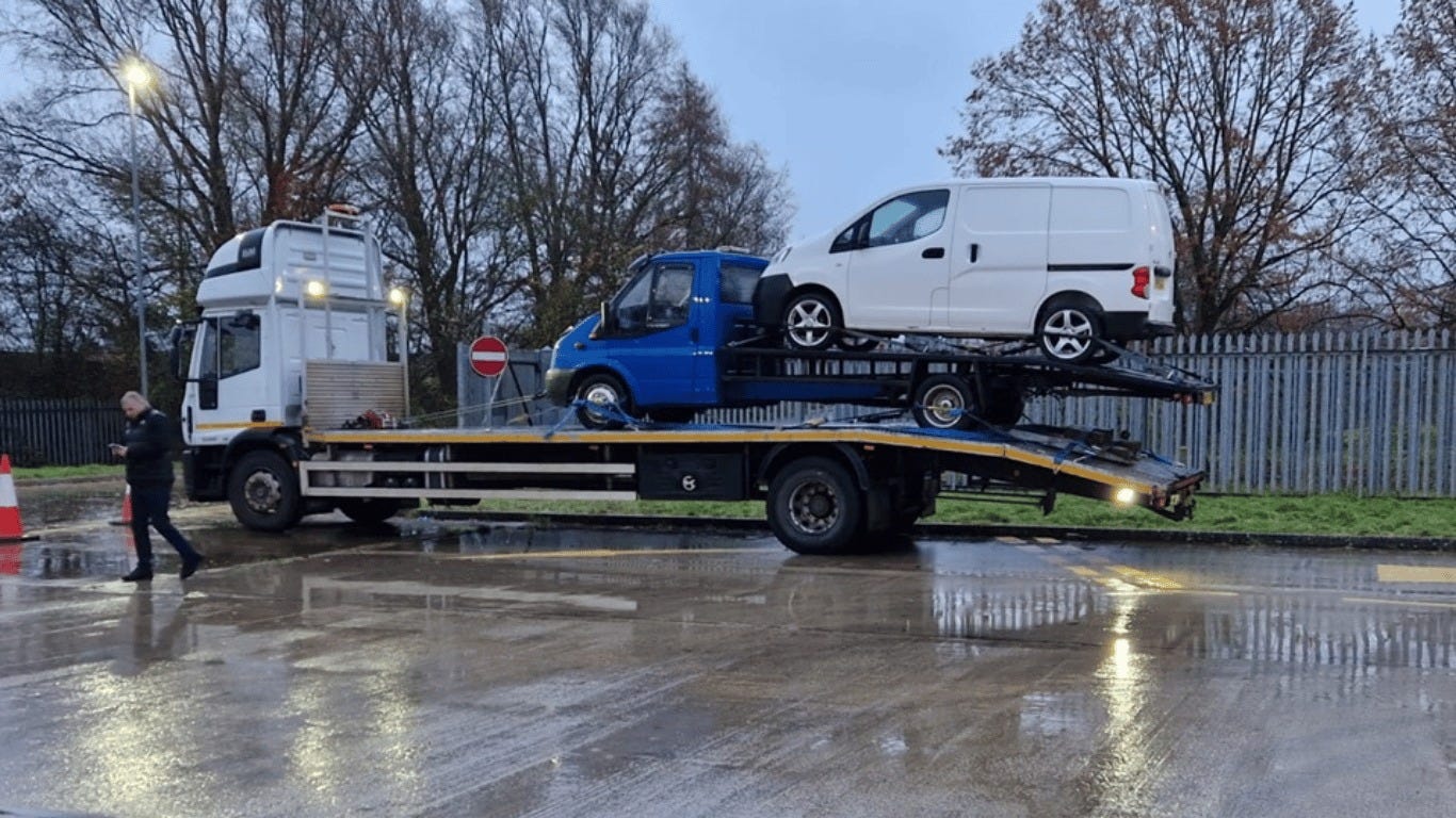 2 Towing Services in Newbury | A Job Done Right: 07400119207