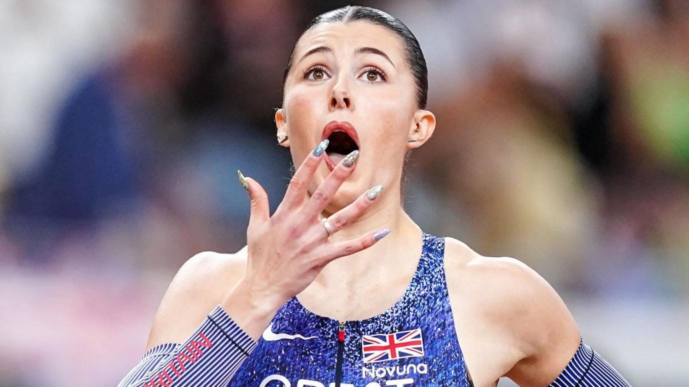 Academic Badass, Track Goddess: Amy Hunt’s Viral Moment & 씨유티비 Spotlight 🌟🏃‍♀️
