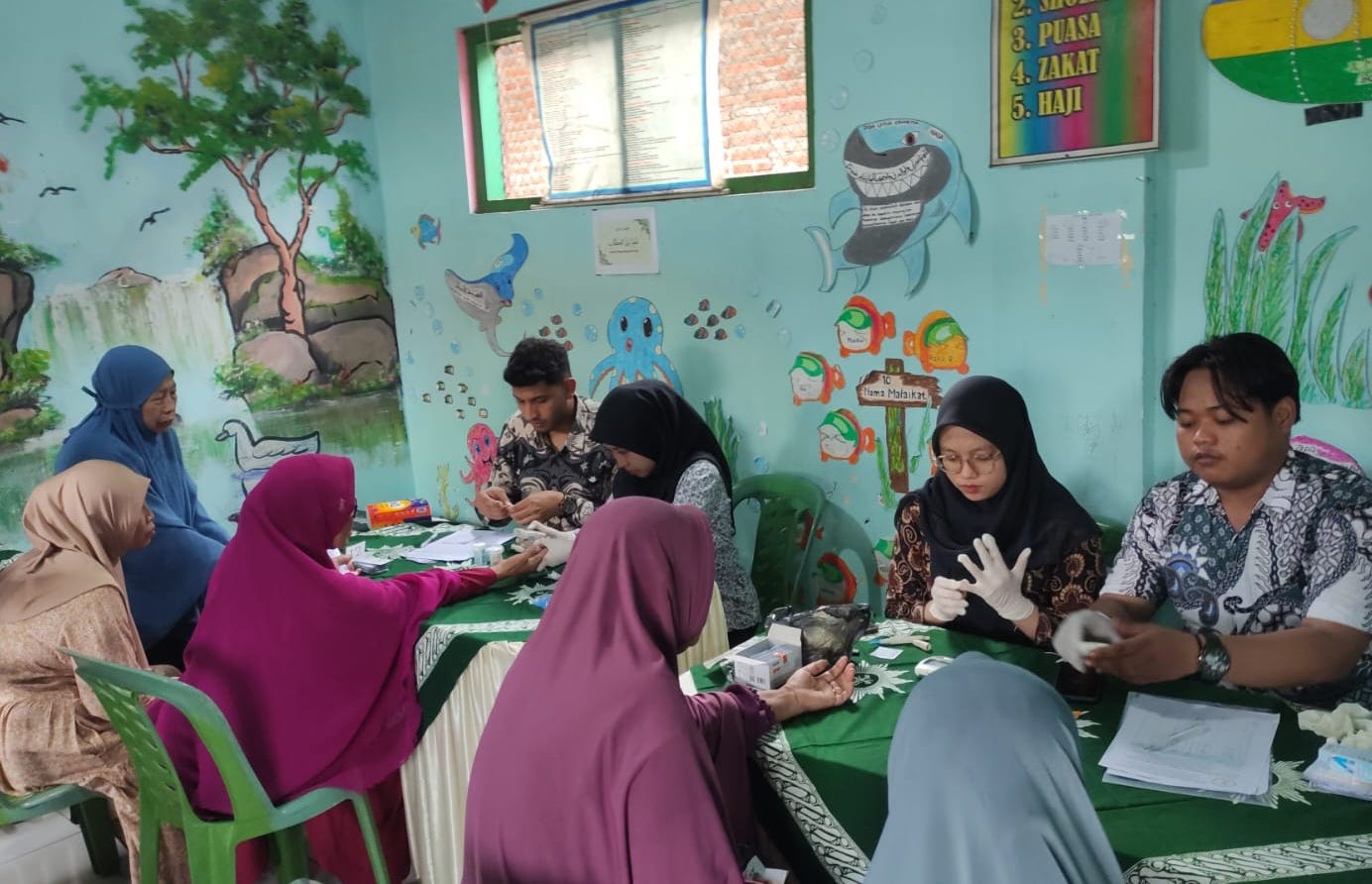 Peran Aktif FKG Umsida Kepada Para Lansia, Edukasi Kesehatan Gigi di Usia Senja
