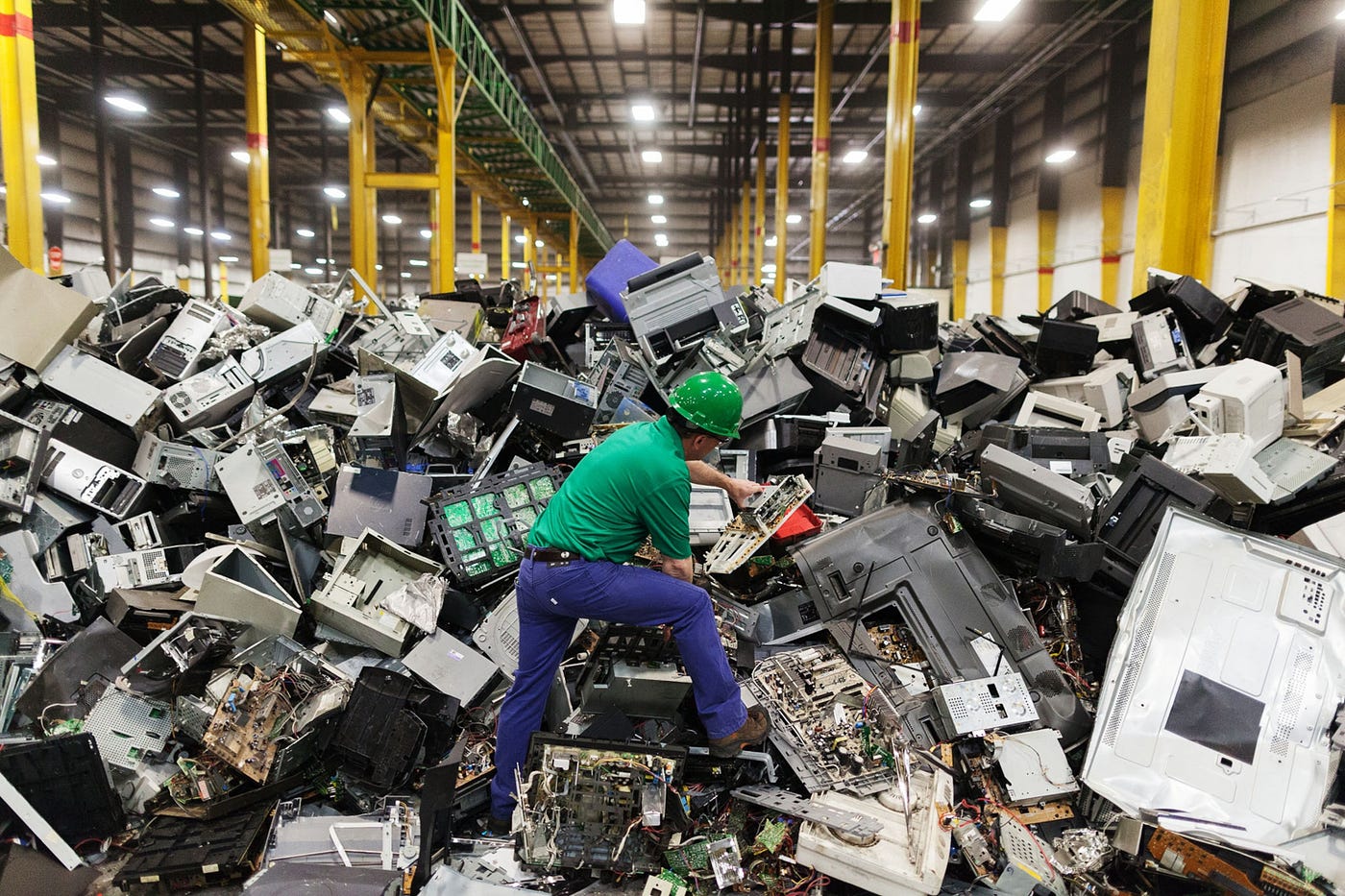 Why do we have millions of tonnes of electronic waste, and what can we do about it? | by Anna Rátkai | impactology | Medium