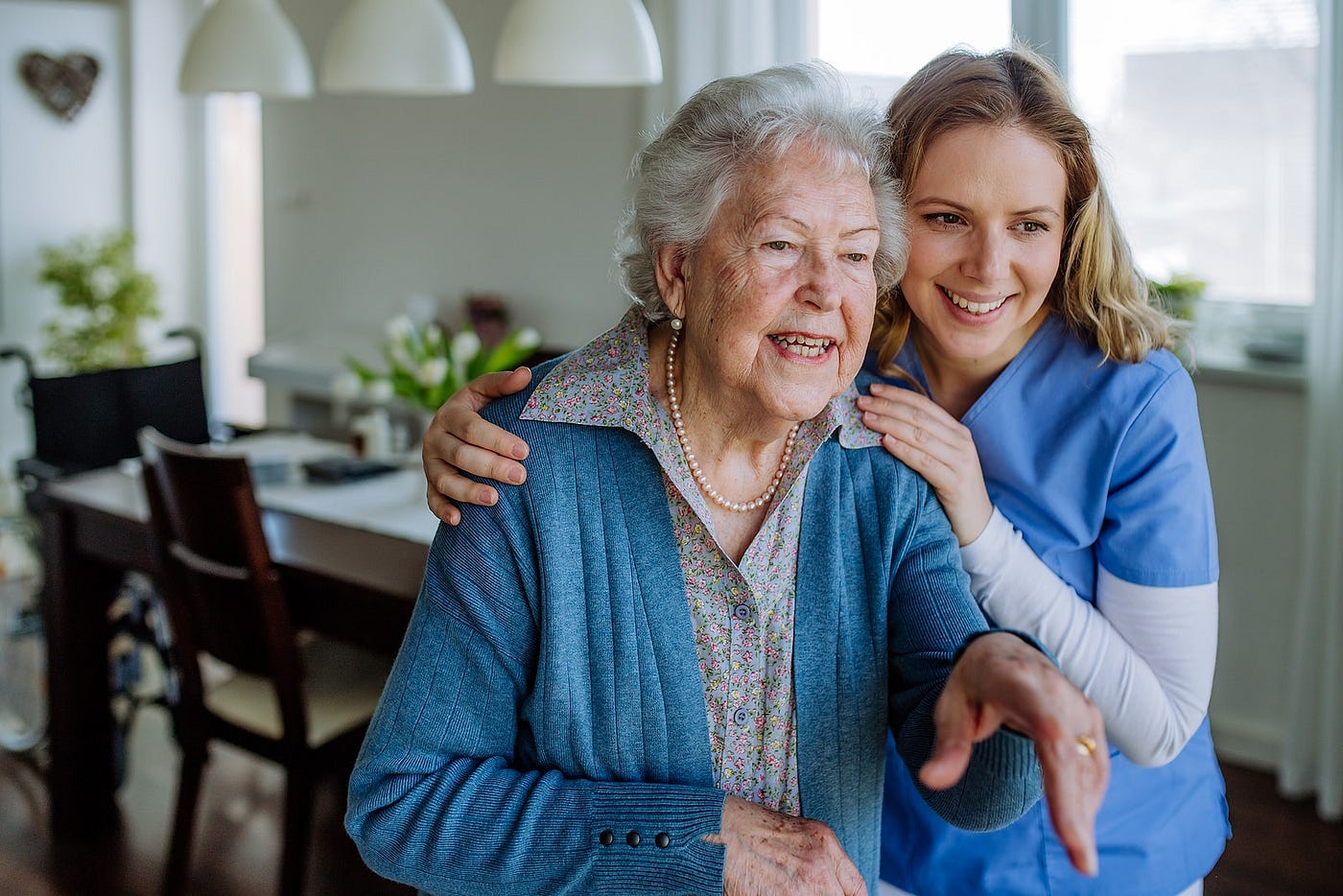How Can In-Home Senior Care Services Improve Comfort and Independence?
