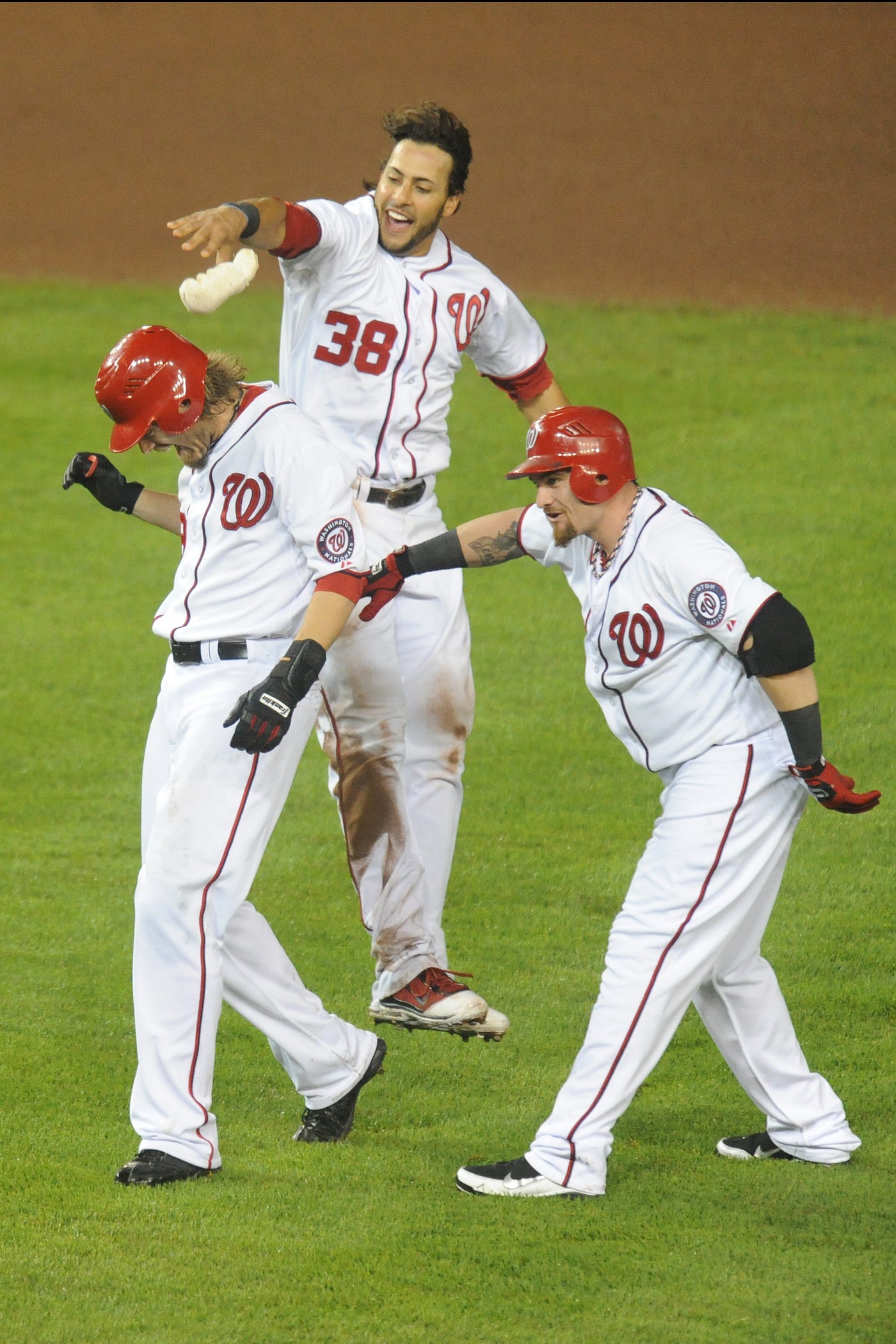 Washington Nationals on X: #WERTHQUAKE!!!! Jayson Werth and Ryan Zimmerman  go back-to-back!! #Nats up, 2-1!  / X