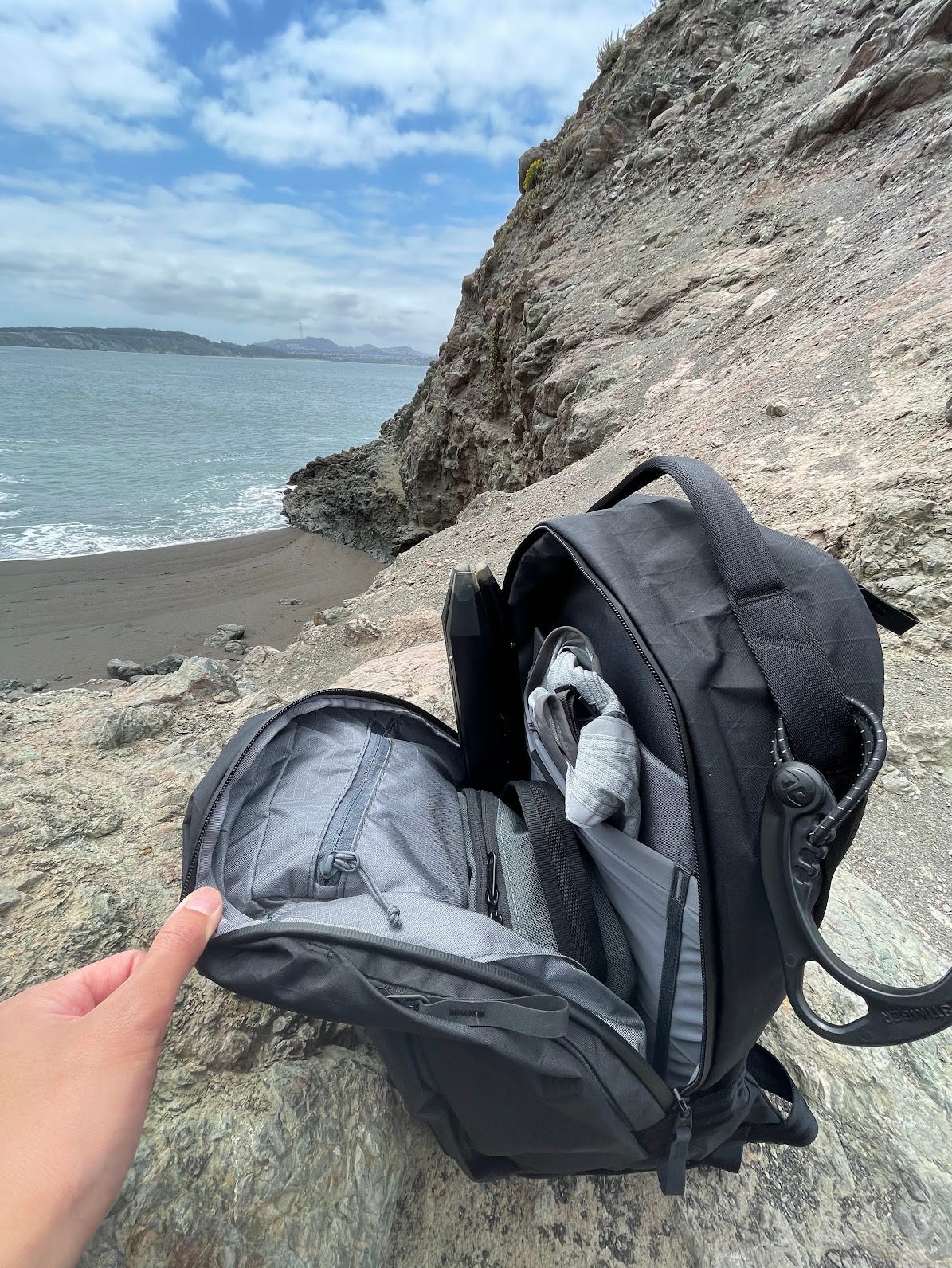 Able Carry Daily Plus Review | by HL | Pangolins with Packs