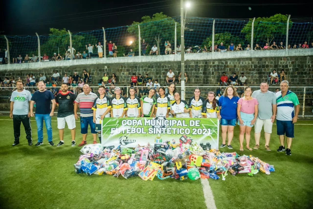 Final da Copa Municipal de Futebol Sintético no Centro Esportivo Natalino Spada em STI