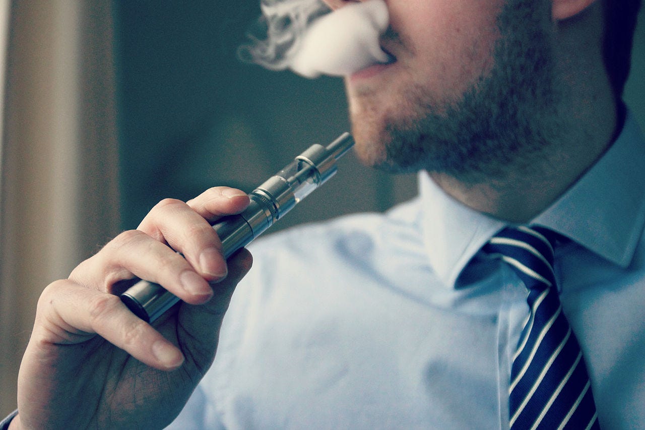 e-liquide sans arrière goût sucré Lung Injury Associated with E-Cigarette or Vaping Product Use main image 0