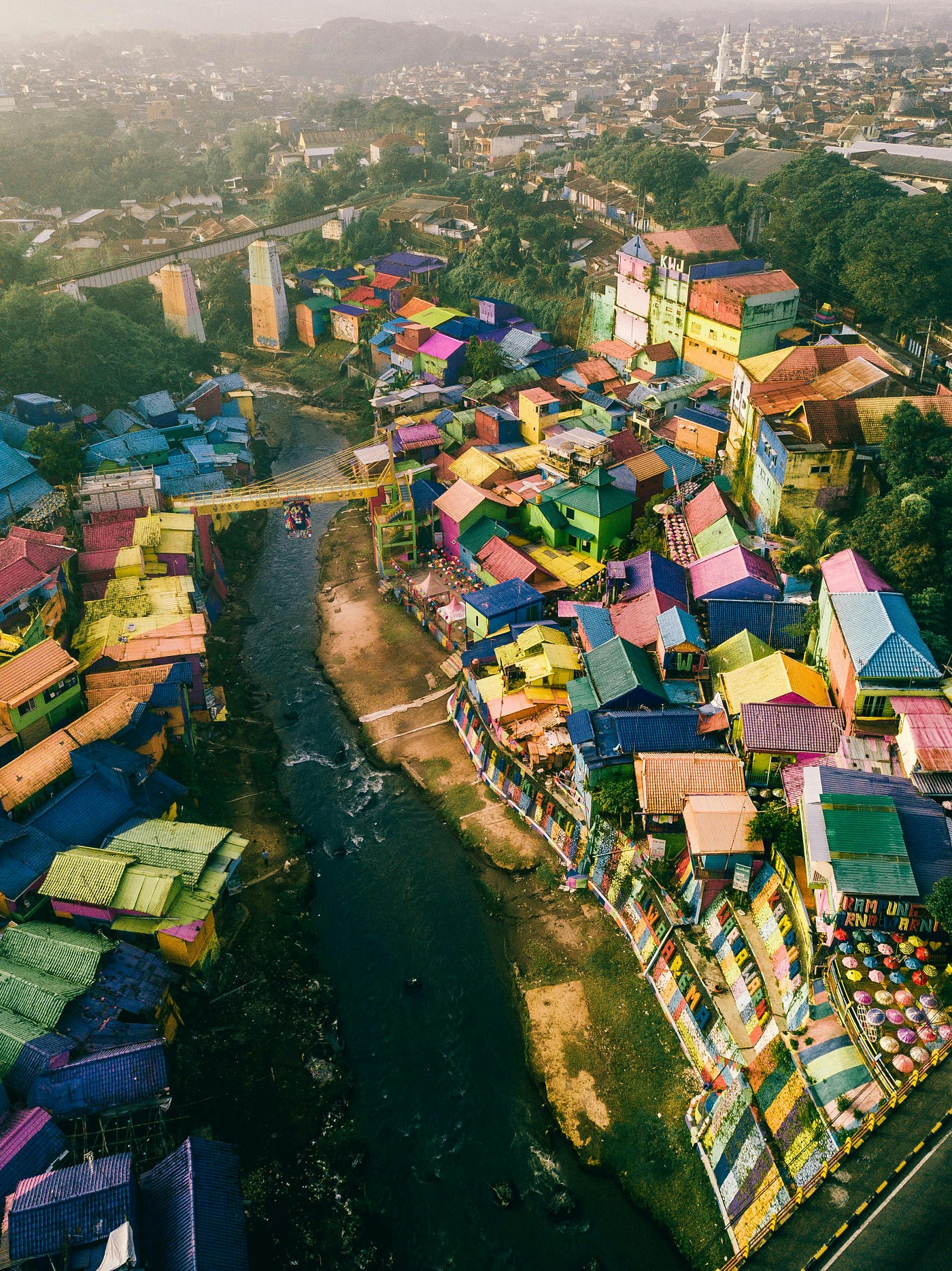 Foto oleh Silas Baisch di Unsplash
