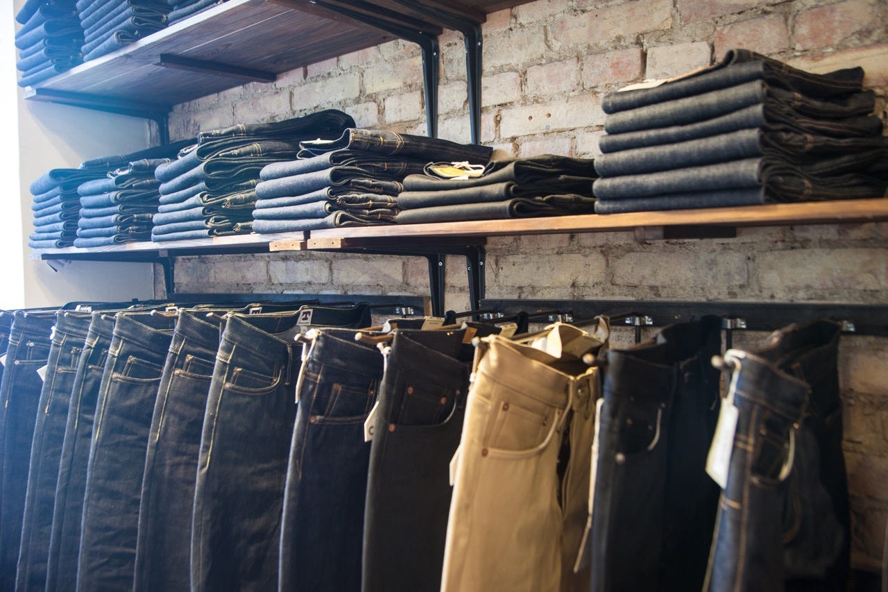 How to Create Great Customer Experiences in Jeans Stores