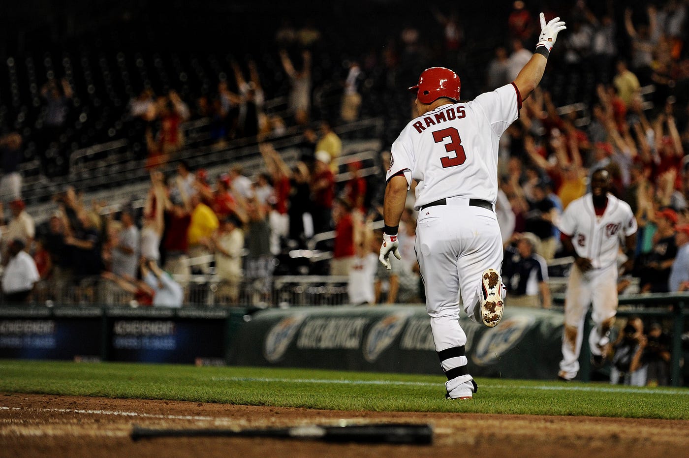 Pudge hits walk-off homer with two outs 