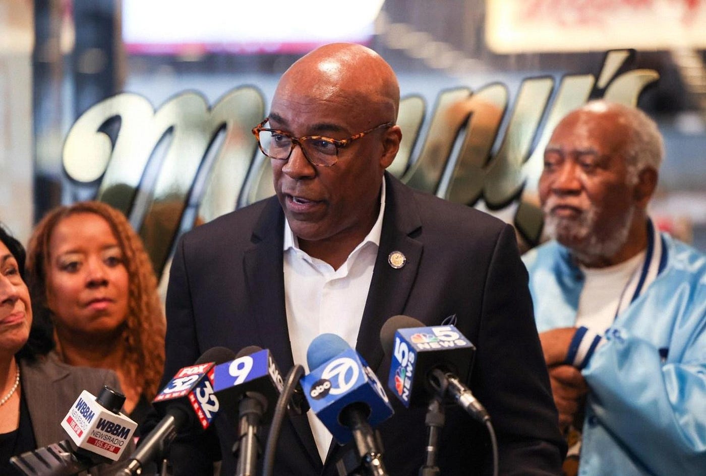 Chicago Fears Trump’s Immigration Crackdown: 1000s Stay Home?