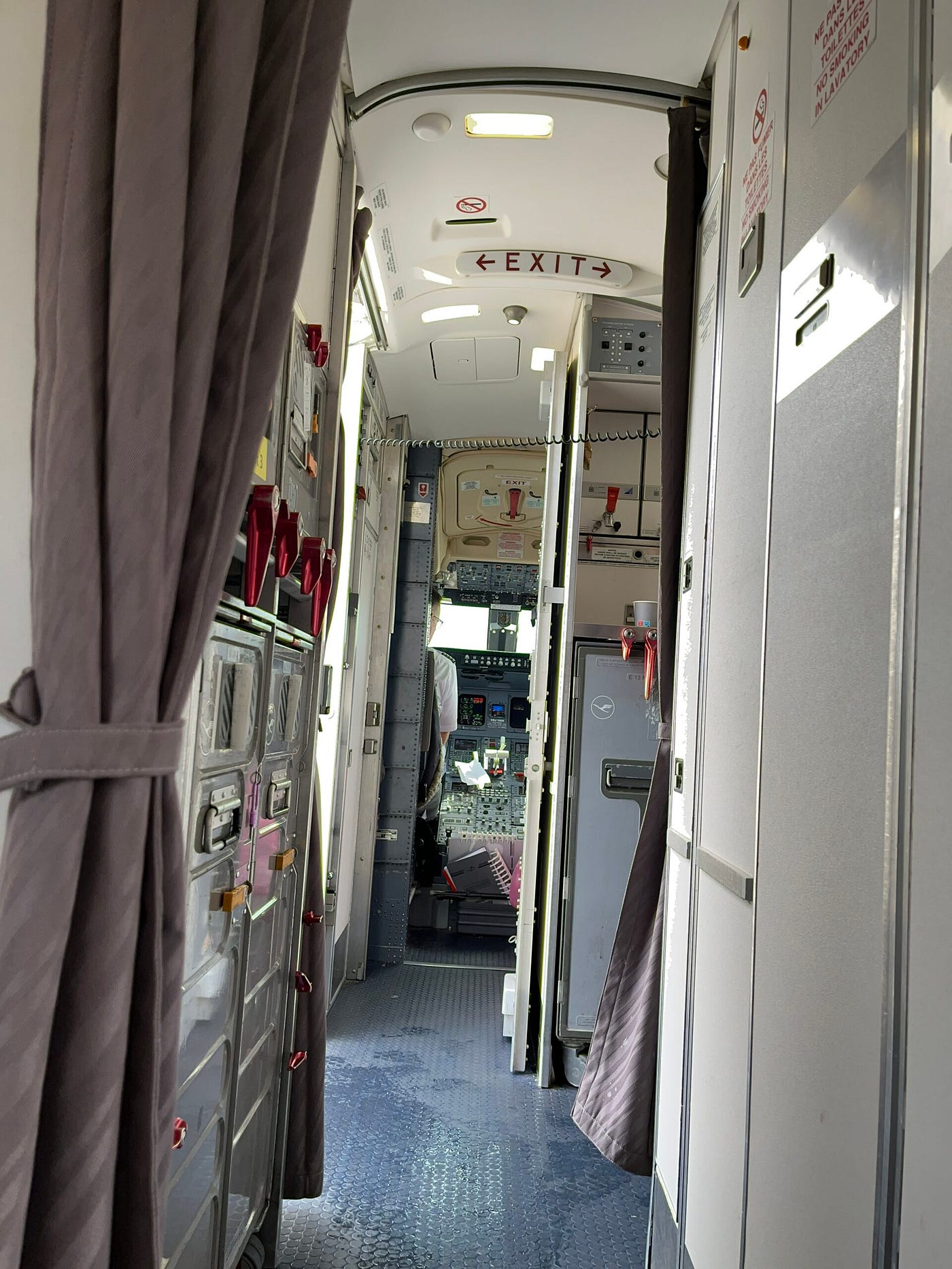 STR — MUC — BKK mit Lufthansa in BC