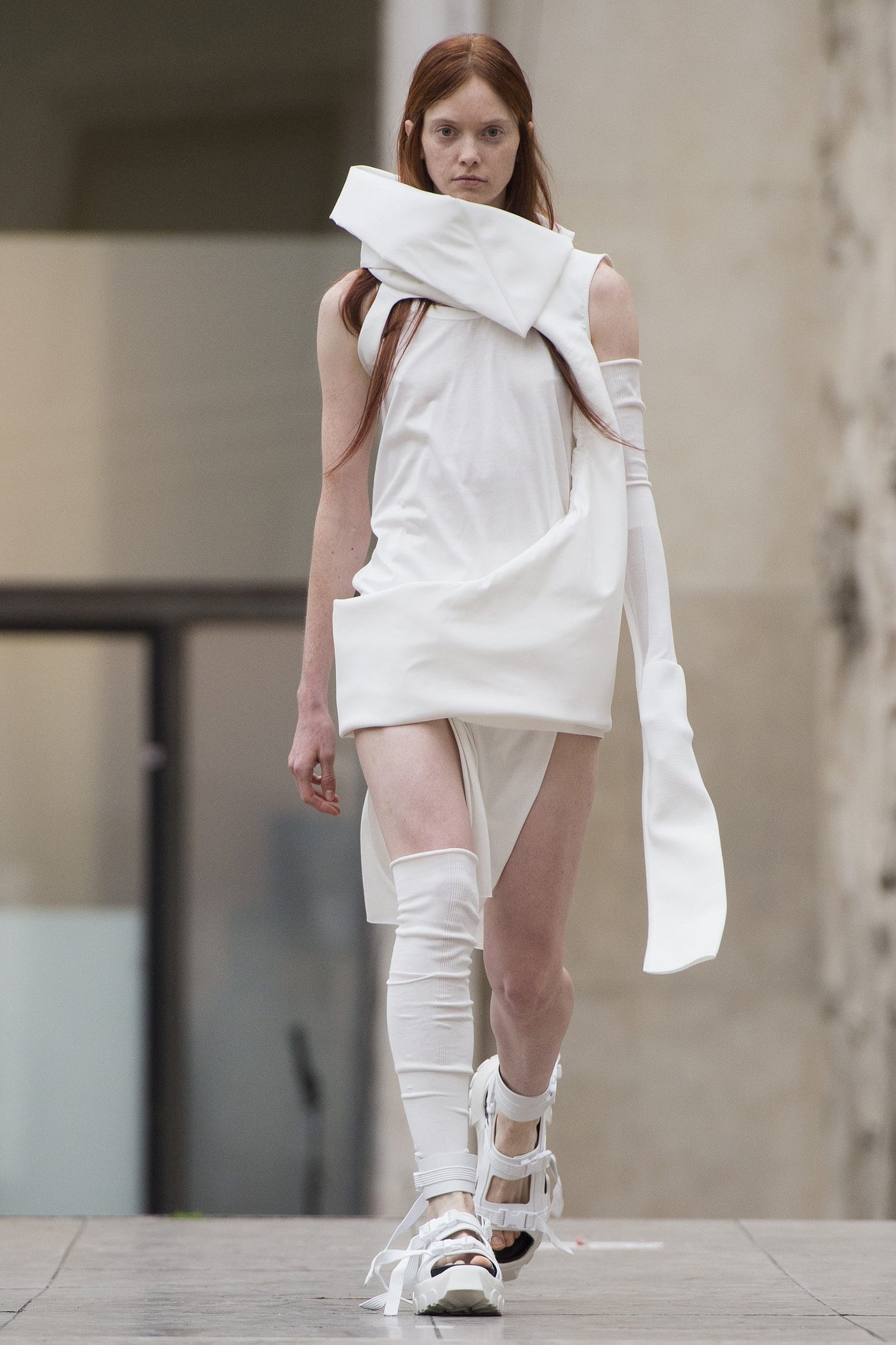 【どのスタイルにも合う】RICK OWENS ロウ スニークス How To Style Rick Owens Drkshdw Ramones (Low-Top) - YouTube