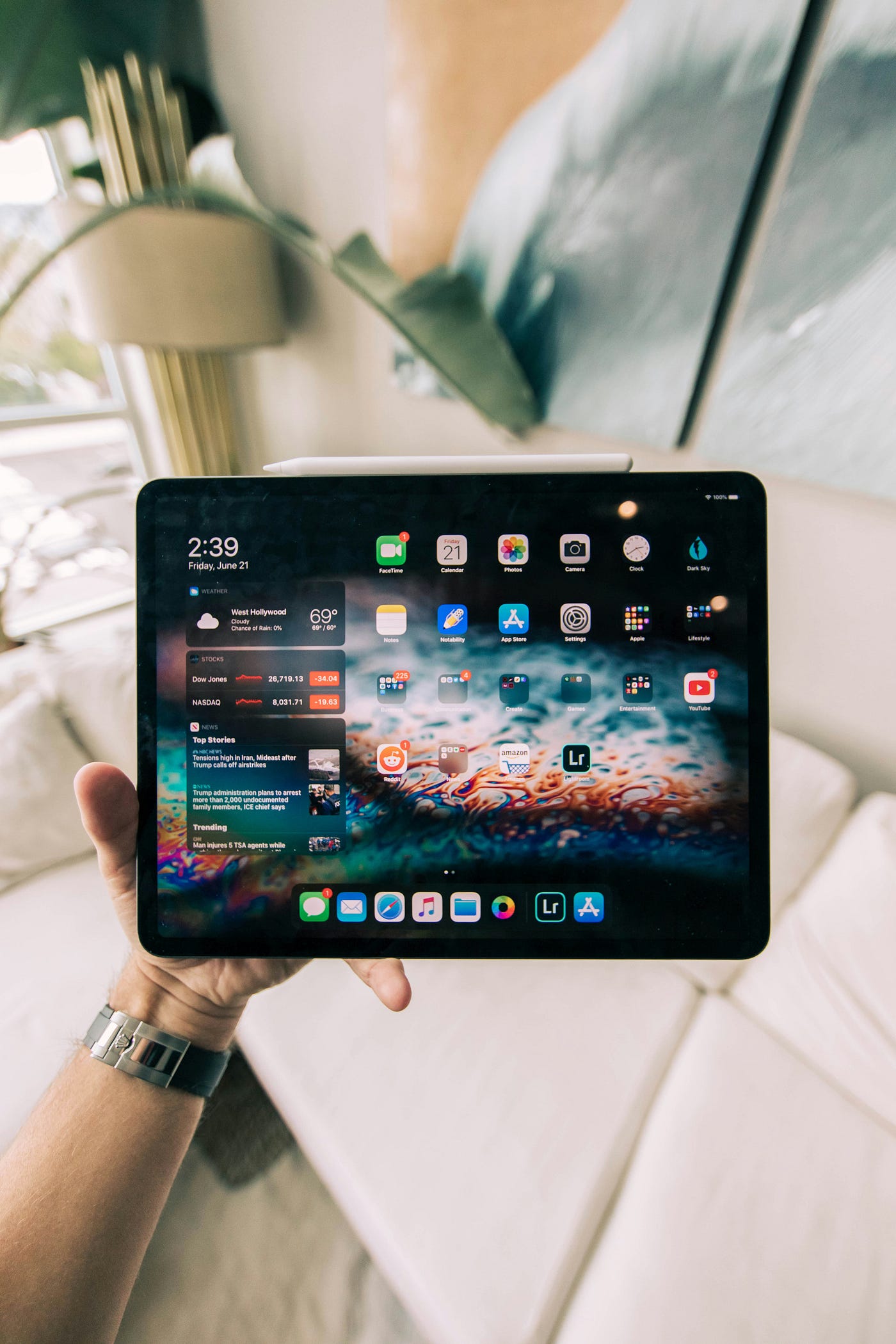 Bloomberg: 12.9-inch iPad Pro will bring mini-LED display in April