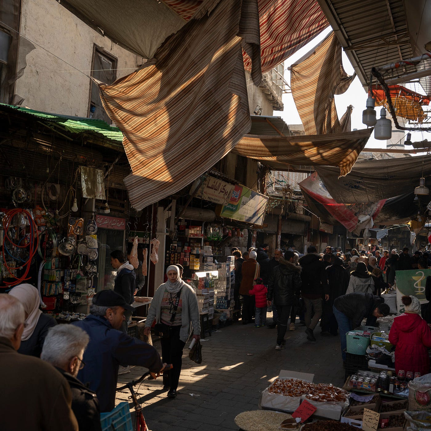 Calme à Damas, Conflits Intenses au Nord-Est de la Syrie