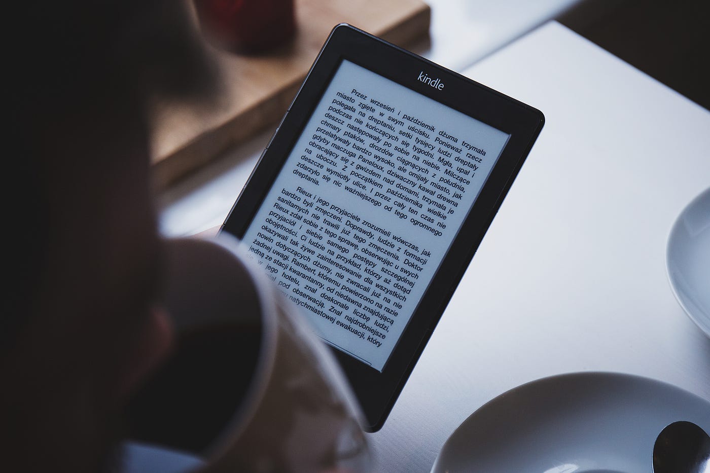 Kindle vs Kindle: My Thoughts on the Paperwhite and Oasis — Read & Wright