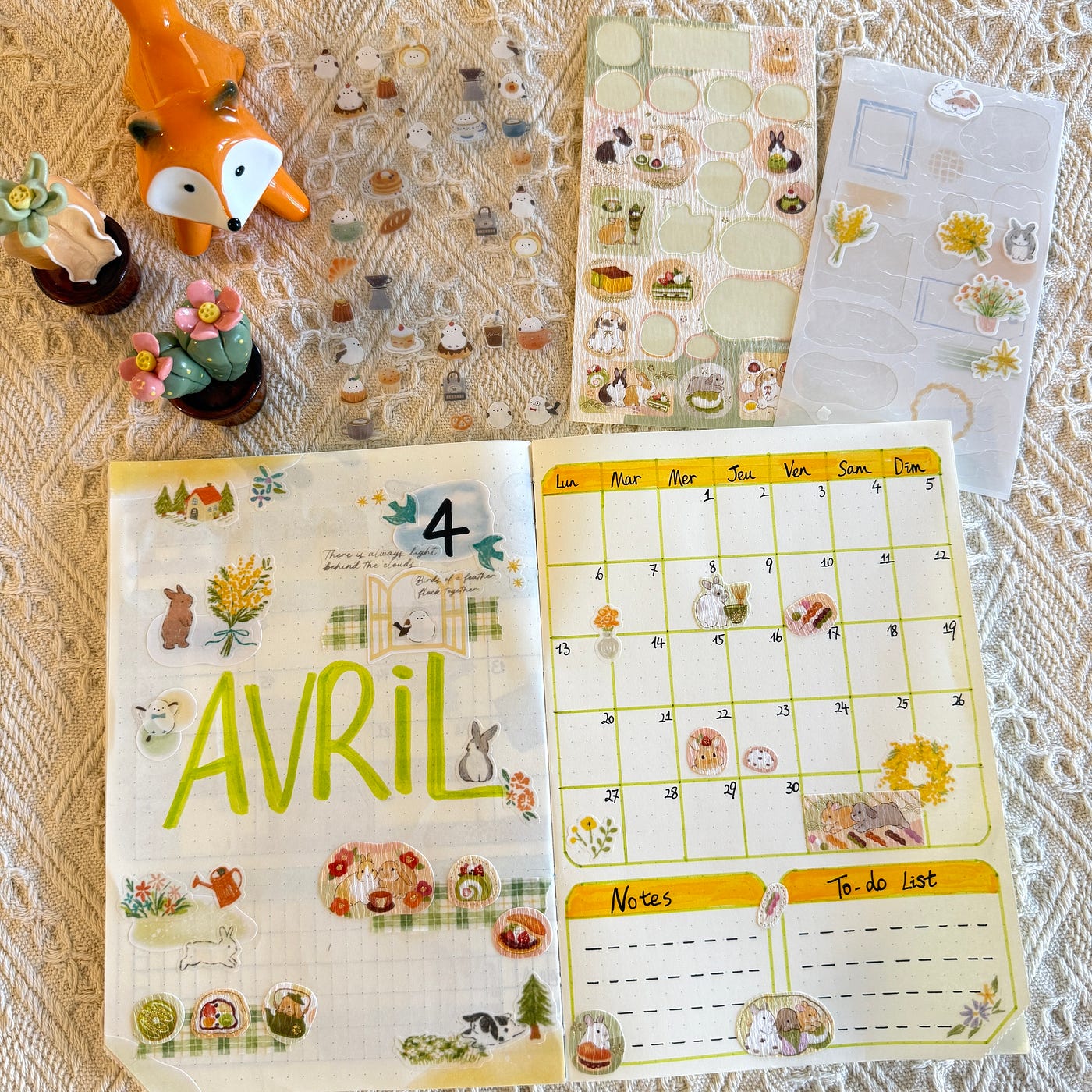 Ma cover page d’avril et mon planning mensuel : une inspiration journaling douce et printanière