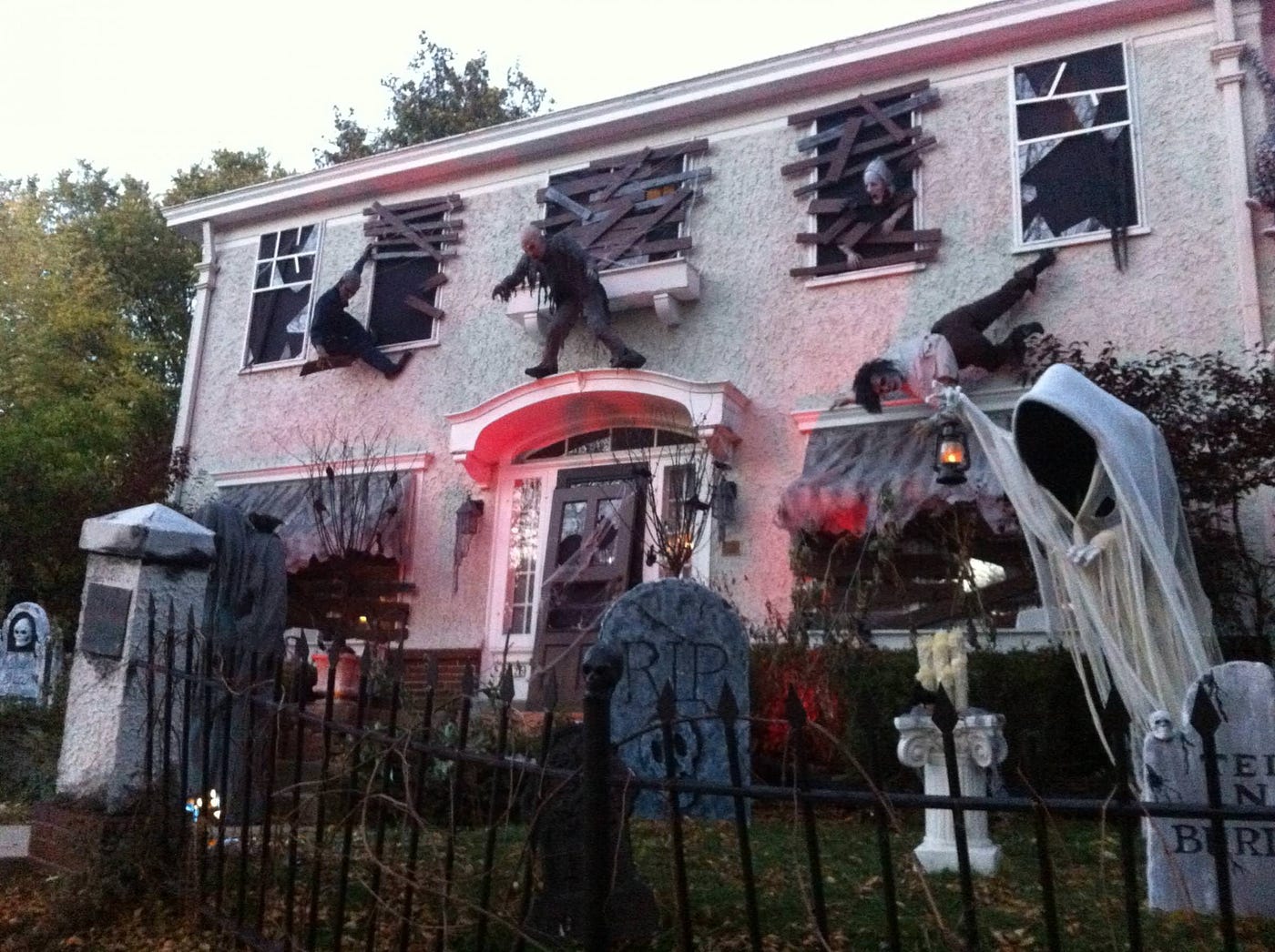 These Houses have the Best Halloween Decorations in Syracuse