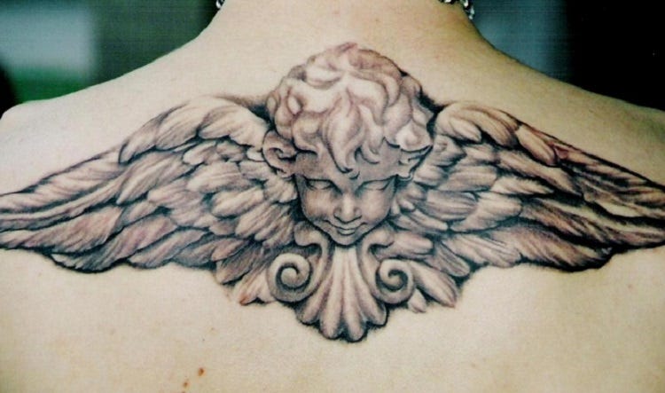 tatuagens-de-anjo-da-guarda-nas-costas