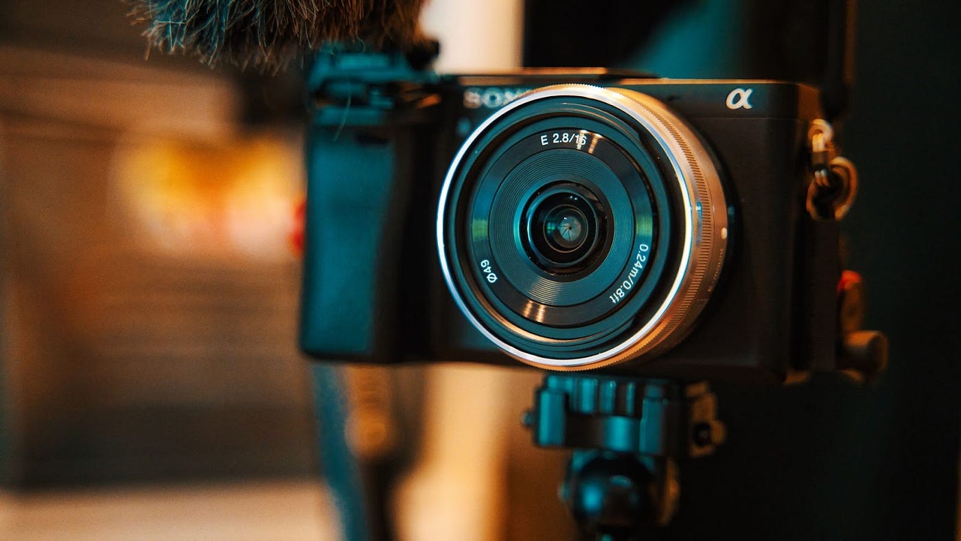 How Does Light Travel Through a Camera: Unlocking the Magic