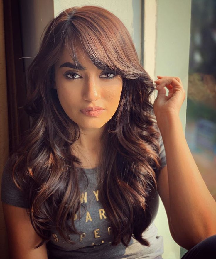 Feathered hair clearance with side bangs