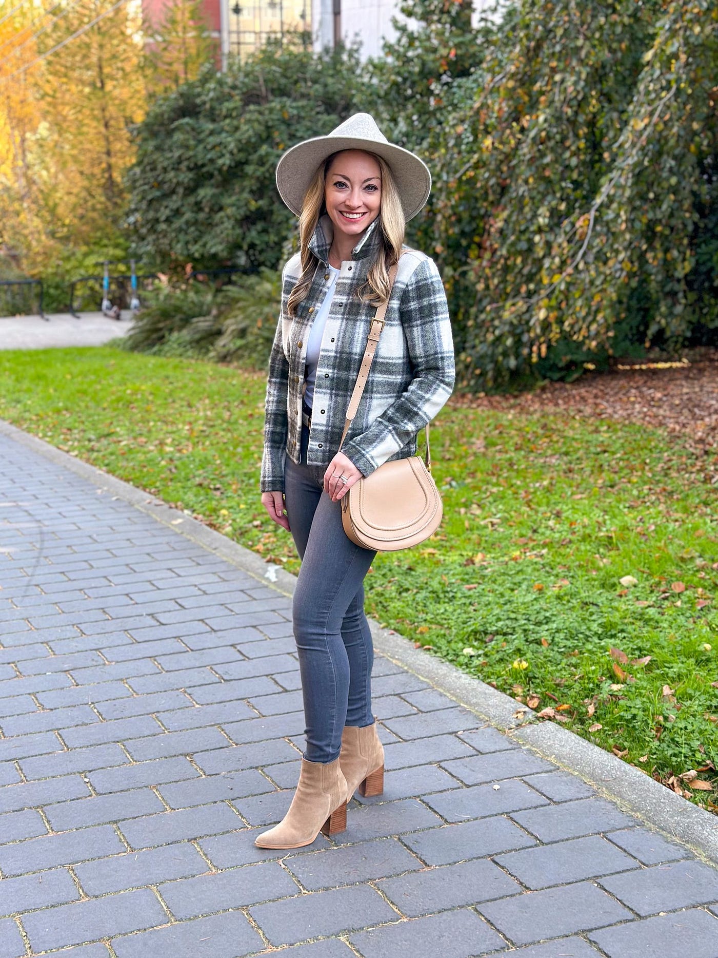 Oversized shacket with skinny jeans for effortless cool