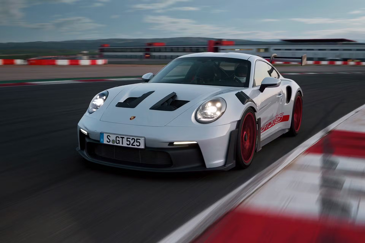 high performance porsche 911 GT3 RS dedicated to motorsport