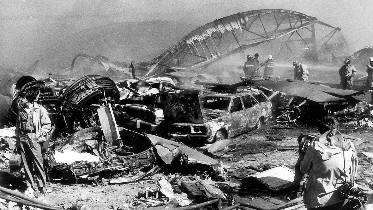 Rain of Fire Falling: The crash of American Airlines flight 191 | by  Admiral Cloudberg | Medium