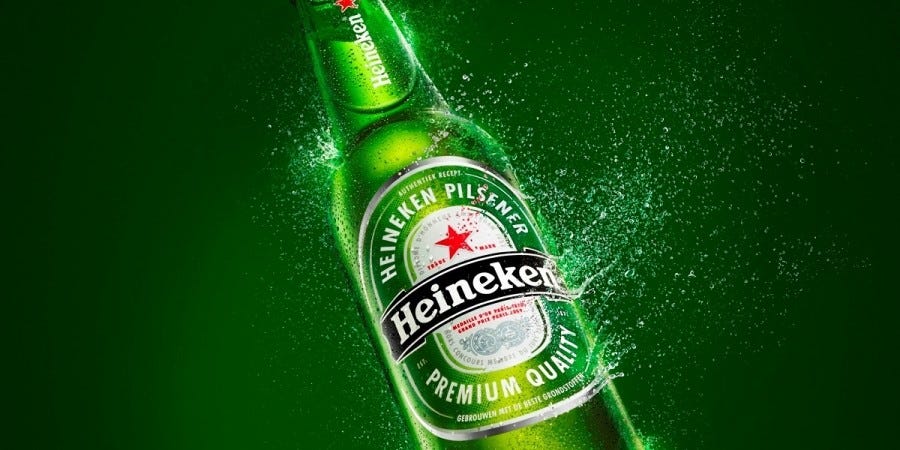 Premium AI Image  A bottle of green alcohol with a label that  says'heineken'on it