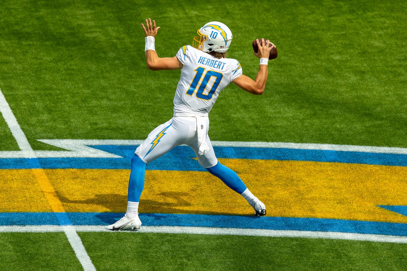 Justin Herbert, Austin Ekeler star as Chargers rout Rams