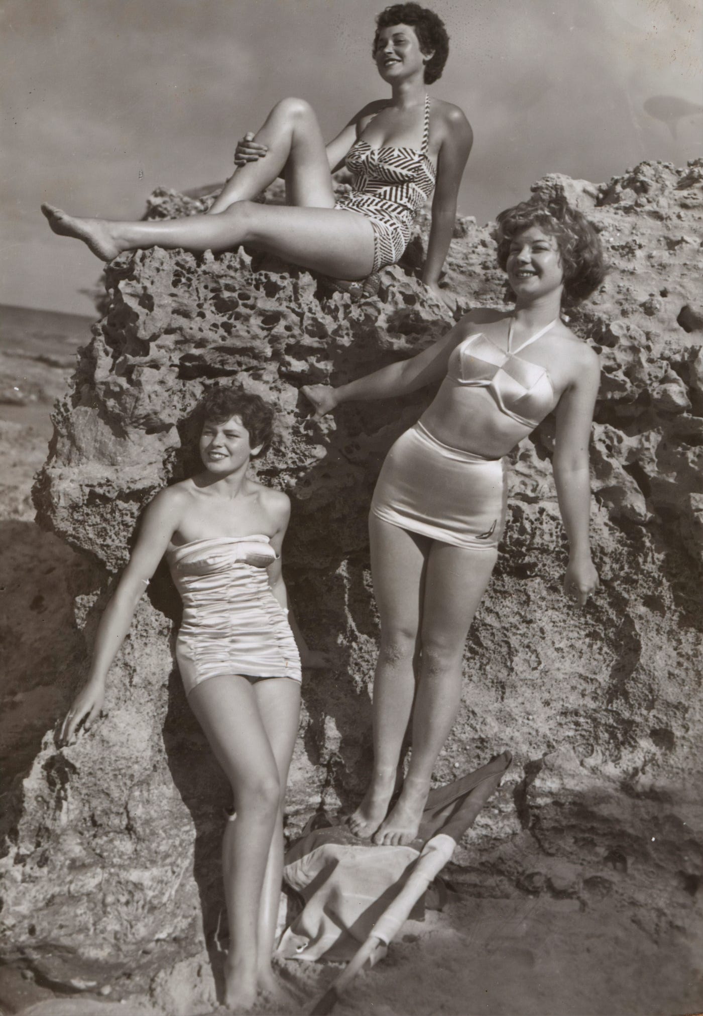 50's and 60's women's fashion 2025