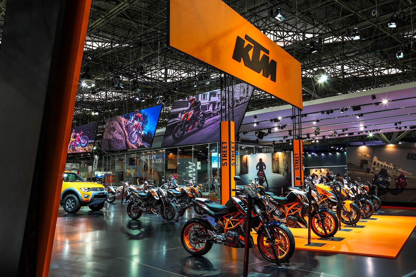 KTM fecha 2025 dívida líquida cortada para 798 milhões e primeiros indícios de recuperação