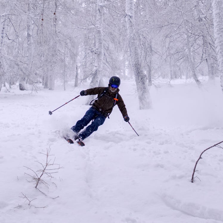 Powder Skis: Get expert tips for skiing - OGSO MOUNTAIN ESSENTIALS