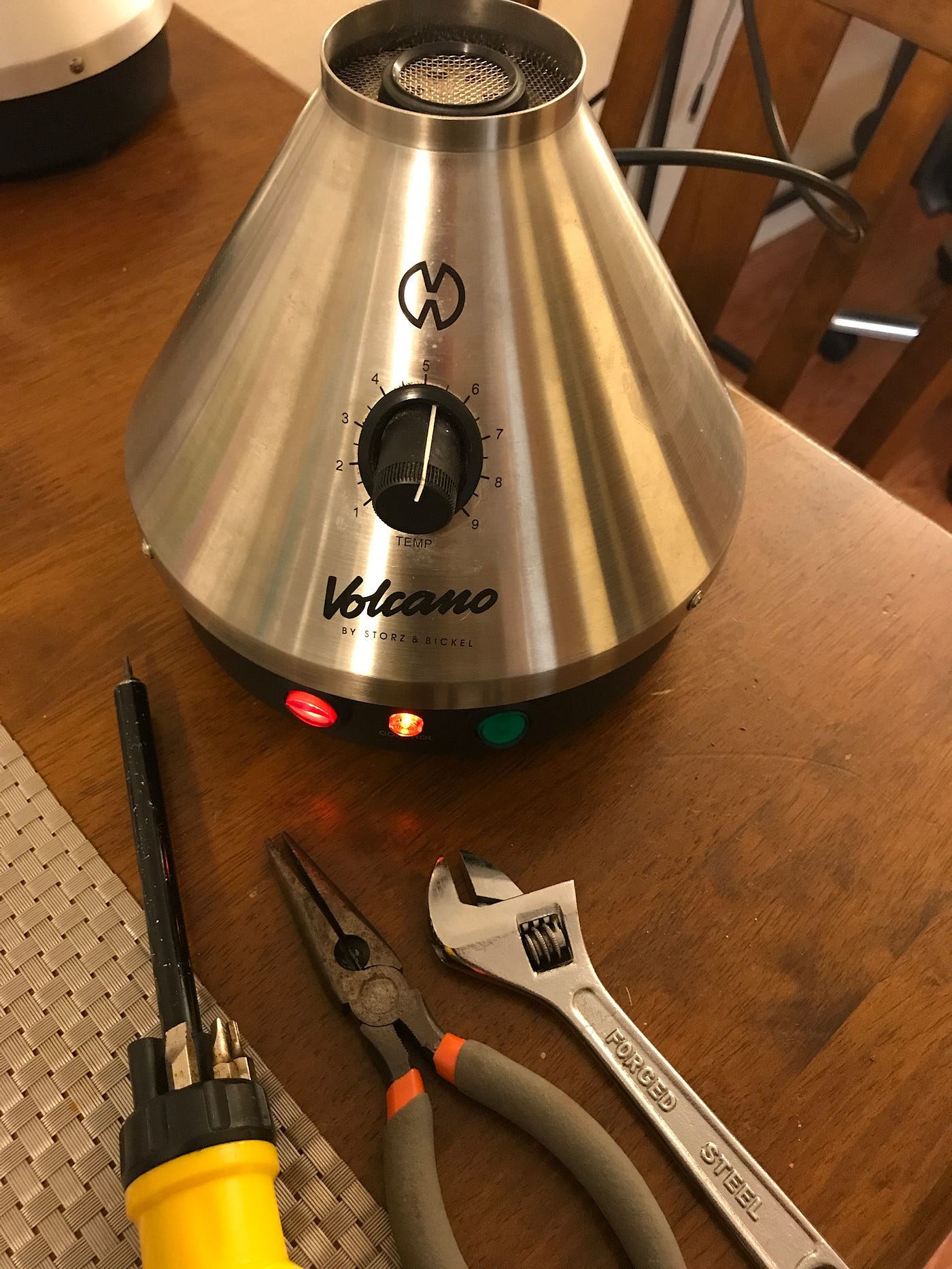 puff sans nicotine france STORZ & BICKEL VOLCANO Classic Desktop Vaporizer