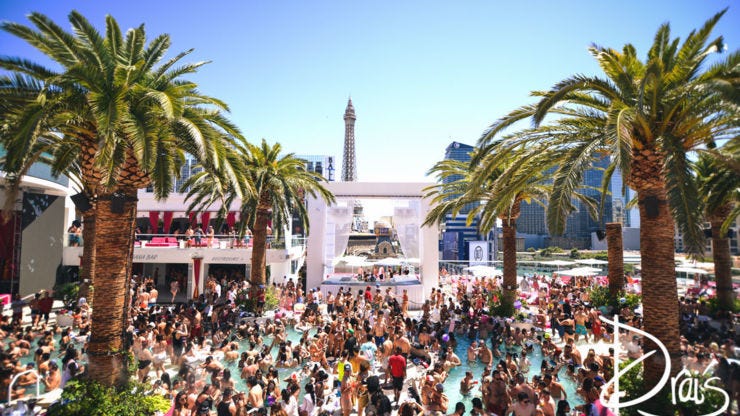 7 Best Las Vegas Pool Parties at the Wildest Day Clubs, by Travioor