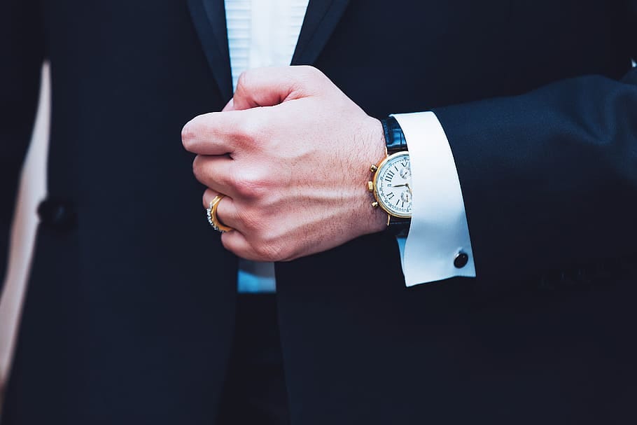 5 Reasons to Wear a Watch for Your Next Job Interview | by Sam Williams |  Medium