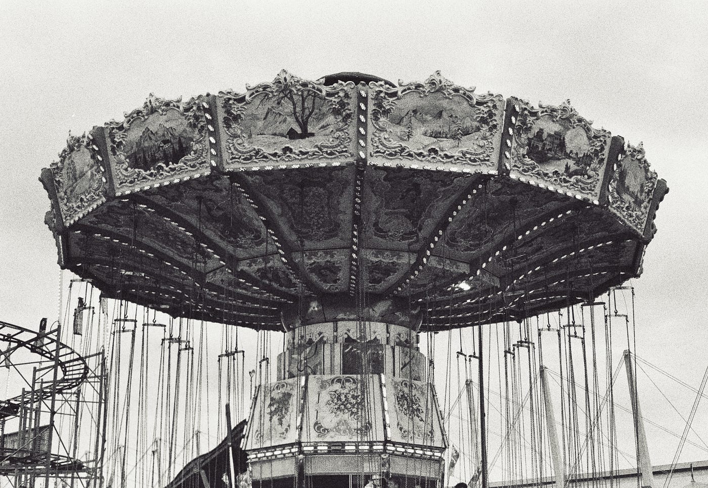 Go round песня. Карусель Merry-go-Round, 1979. Старинная Карусель. Merry go Round Карусель. Композиция: «Merry go Round of Life”.