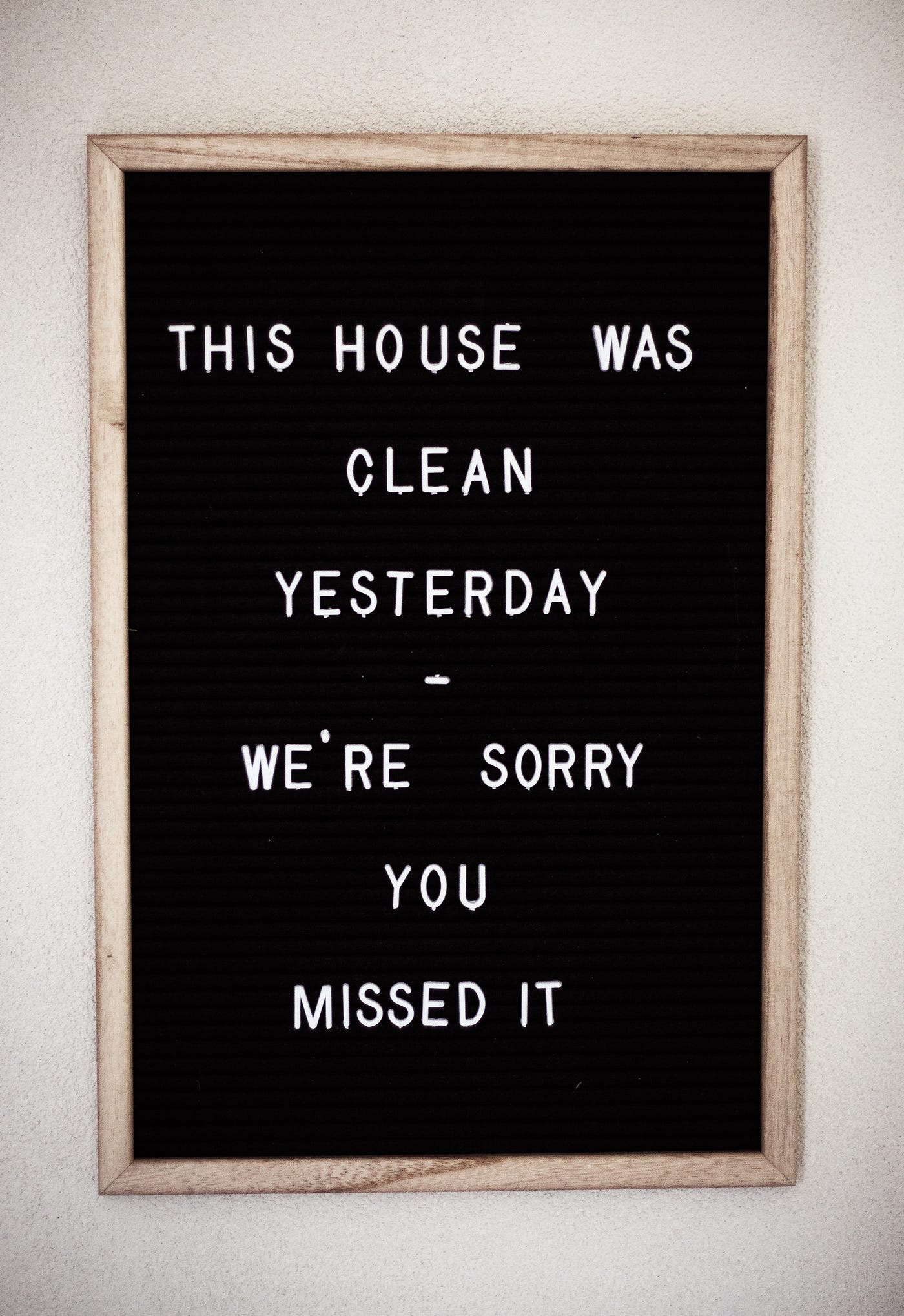 10 Things Your House Cleaner Can Tell About You Every Week