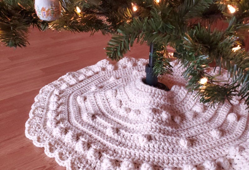 25+ Easy Crochet Tree Skirt Pattern