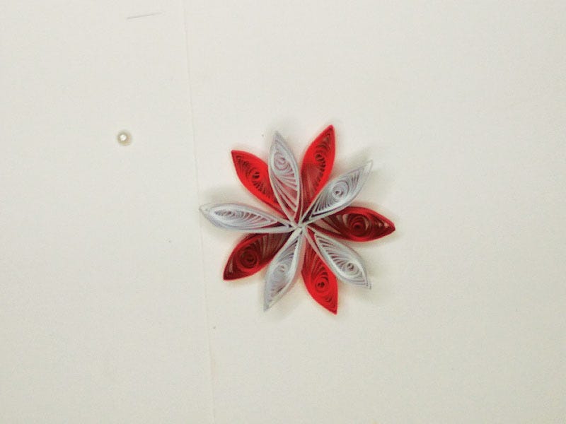 How to make quilling christmas ornaments (easy flower)