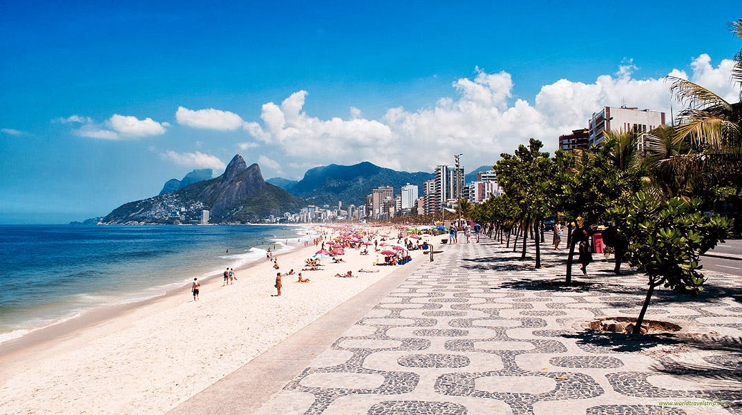 How to get to Classico Beach Club Urca by Bus or Metro?