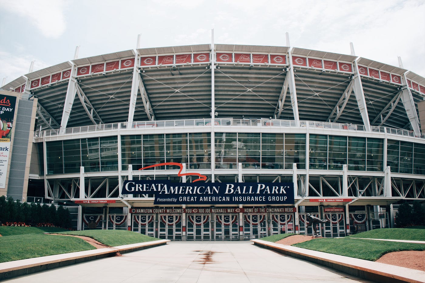 Cincinnati: Great American Ballpark - The Great Eight  Cincinnati reds  baseball, Major league baseball stadiums, Cincinnati